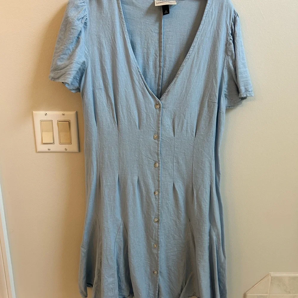Universal Thread light Blue V-Neck Button-Front Women’s Dress - Picture 2 of 5